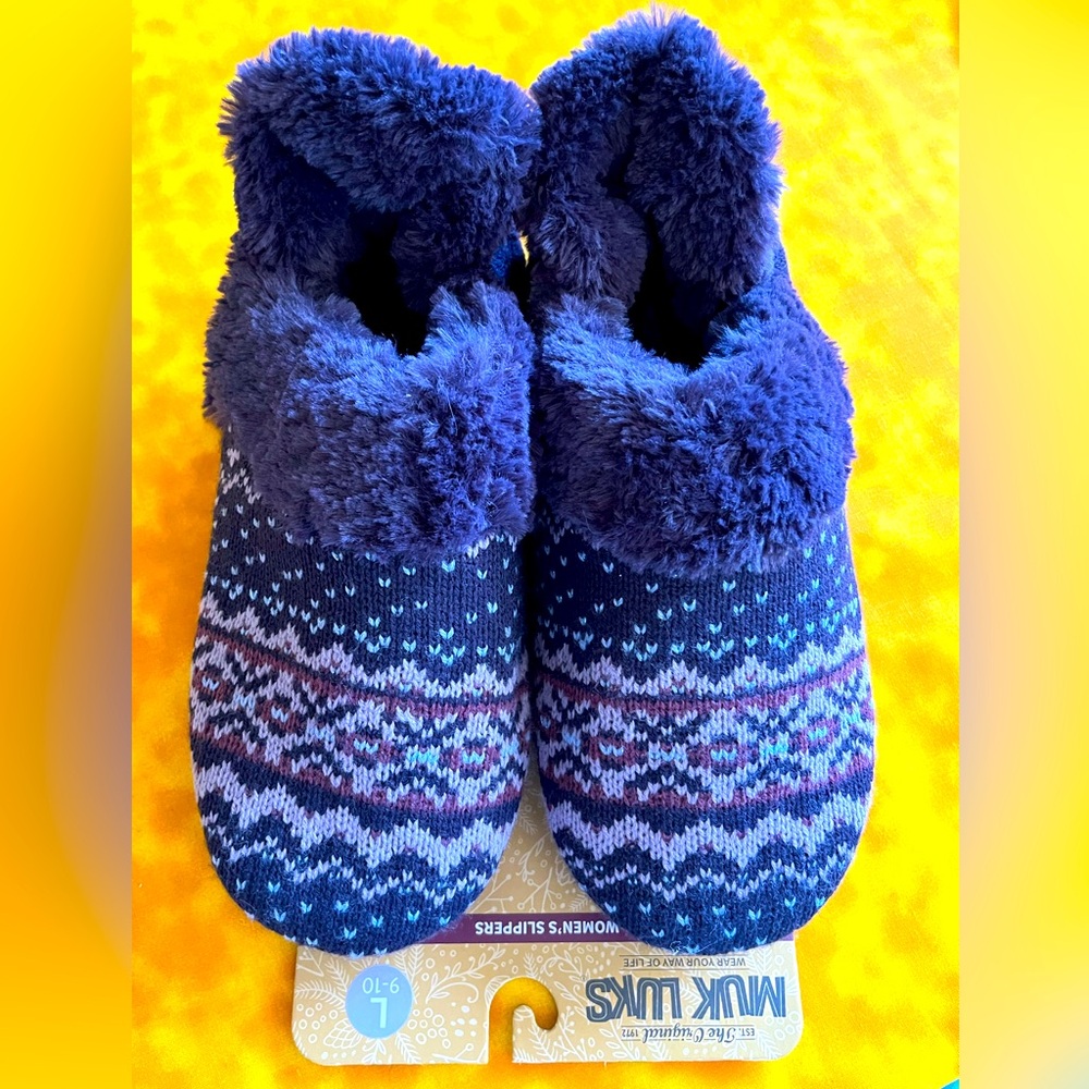 Muk Luks ~ Cozy Slippers